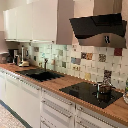 Apartment 3-zi Fuer 5 Pers, Balkon, Hunde Willkommen